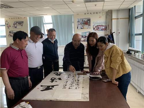 CQ9电子 CQ9传奇电子河北唐山爱心书法家赴迁安市开展文化艺术交流活动(图3)