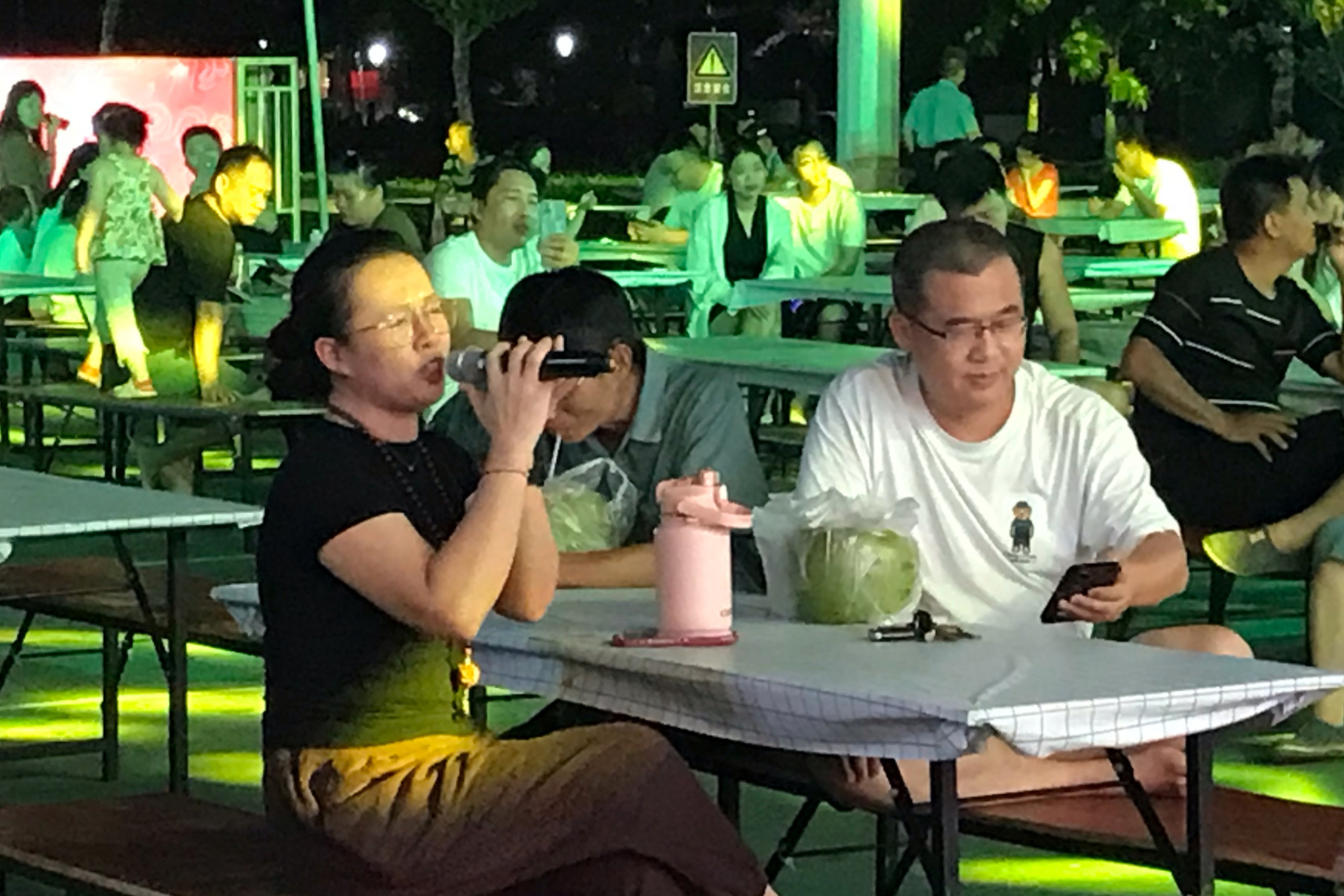 “麦霸”集结！2023文昌青岛啤酒节举行“K歌之夜”主题活动CQ9电子 CQ9传奇电子(图3)