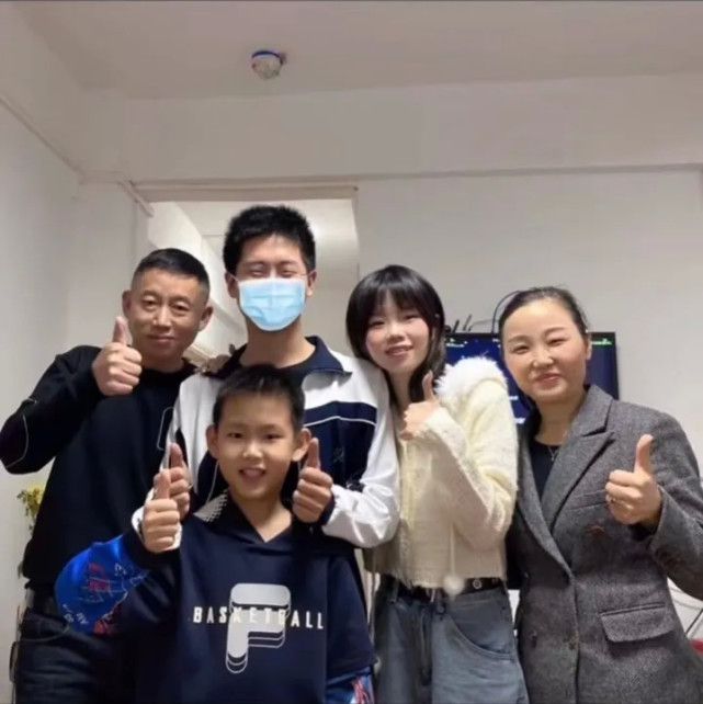 孙海洋成立传媒公司卓妈的视频温暖粉丝CQ9电子 CQ9传奇电子的心孙悦教孩子金钱(图3)