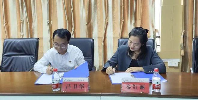 CQ9电子 CQ9传奇电子科技学院学子获得2023贵州省“大学生年度人物提名” 微报五分钟天天见(图4)