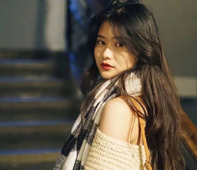 新晋导演黄铭宵最CQ9电子 CQ9传奇电子新力作网剧《你在身边风好甜》甜蜜开机。(图3)