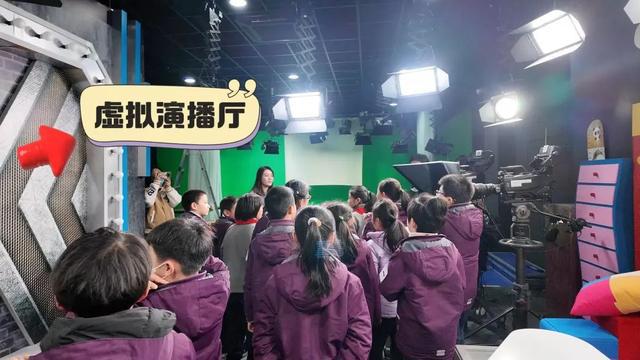 “小CQ9电子 CQ9传奇电子小媒体人进校园”来了！(图2)