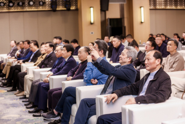 CQ9电子 CQ9传奇电子扬清明文化赓续红色血脉 这家民营企业连续29年开展清明文化节活动(图2)