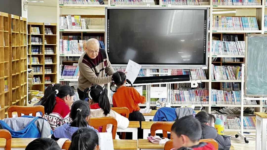 曲艺文化走进古镇校园：从“青黄不接”到“处处繁花”CQ9电子 CQ9传奇电子(图4)