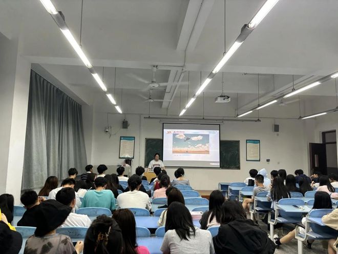 CQ9电子 CQ9传奇电子四川文化传媒职业学院：全民国家安全教育日安全意识入心间(图5)