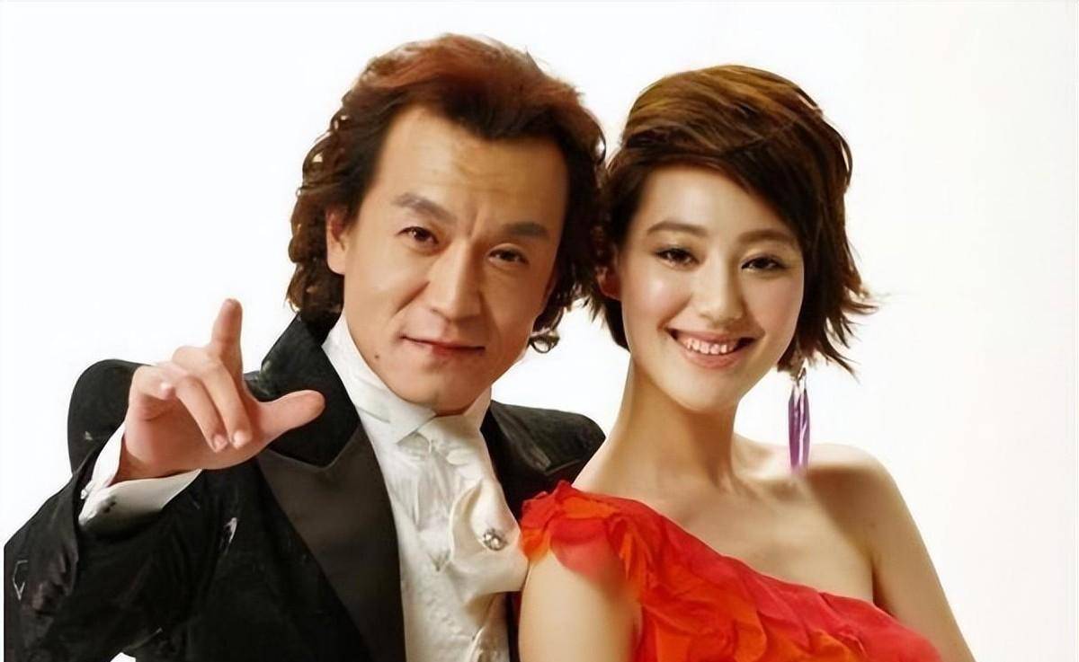 被父母催婚15年貌美如花的主持人王冠为何40岁依旧单身？CQ9电子 CQ9传奇电子(图19)