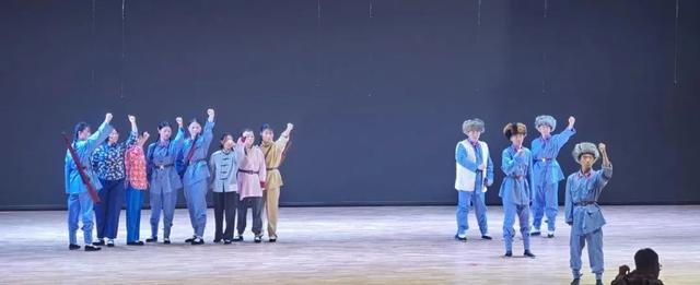 CQ9电子 CQ9传奇电子西安市五环中学获西安市艺术展演两项大奖(图6)