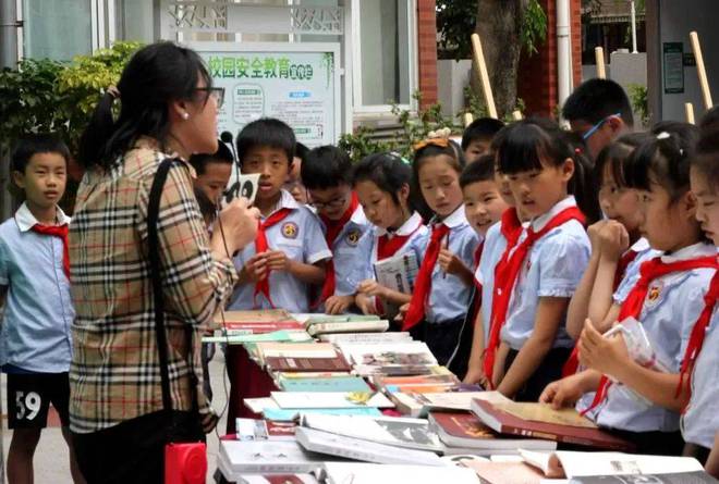 【文化传播】方志文化大讲堂走进成都市李家沱实验小学CQ9电子 CQ9传奇电子(图5)