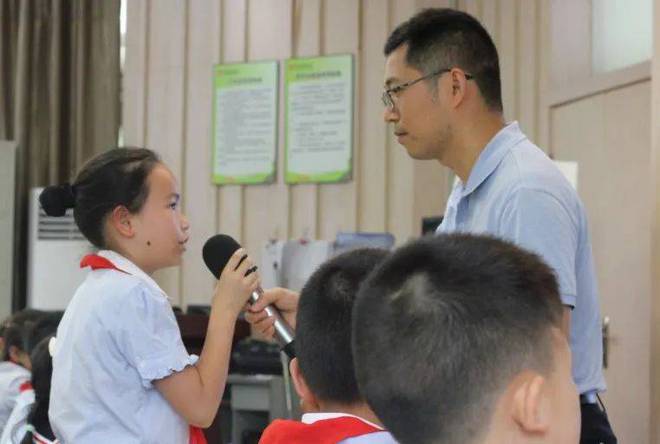 【文化传播】方志文化大讲堂走进成都市李家沱实验小学CQ9电子 CQ9传奇电子(图6)