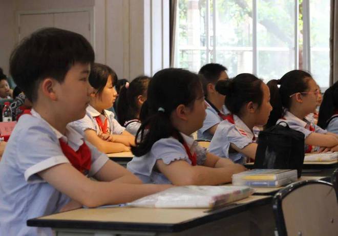【文化传播】方志文化大讲堂走进成都市李家沱实验小学CQ9电子 CQ9传奇电子(图7)