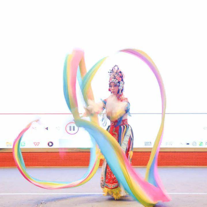 西航港小学开展中小学生艺术节艺术大师进校园专场活动CQ9电子 CQ9传奇电子(图5)