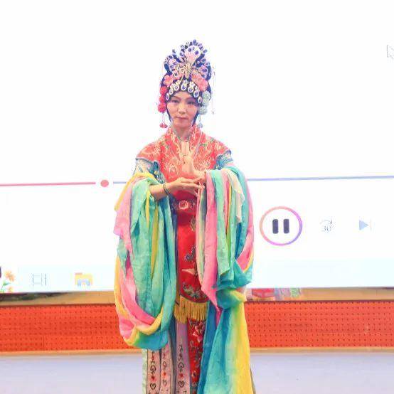 西航港小学开展中小学生艺术节艺术大师进校园专场活动CQ9电子 CQ9传奇电子(图6)