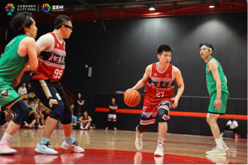 CQ9电子 CQ9传奇电子影人篮球盛宴：3X3表演赛燃情启幕绿藤篮球队勇夺总决赛桂冠(图6)